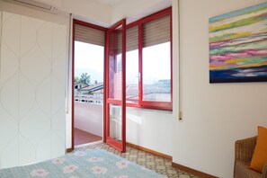 2 Schlafzimmer, Bügeleisen/Bügelbrett