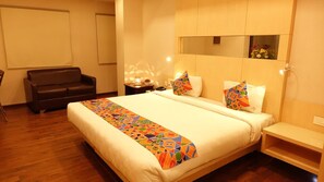 1 bedroom, premium bedding, desk, iron/ironing board - Hotel K square (Chennai)