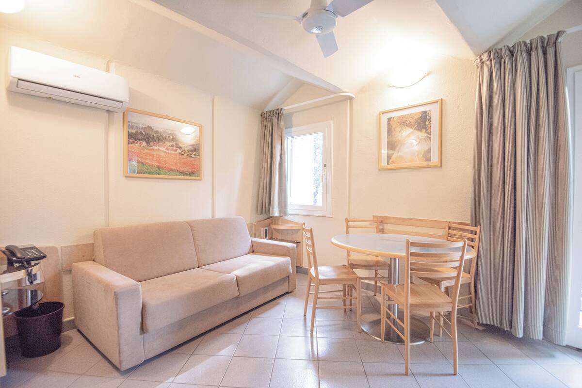 Villa Classic | 起居区 | 液晶电视、乒乓球