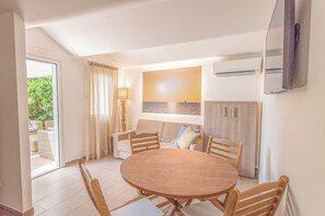 Executive Villa, Sea Facing | Living area