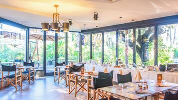 5 restauranter, frokost serveres