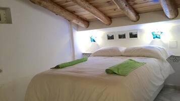 3 chambres, fer et planche Ă repasser