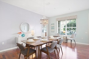 Apartment | Eigene Küche | Kühlschrank, Mikrowelle, Ofen, Herdplatte