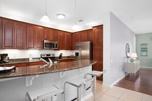 Apartment | Eigene Küche | Kühlschrank, Mikrowelle, Ofen, Herdplatte