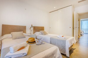 5 chambres, coffres-forts dans les chambres, fer et planche Ă repasser