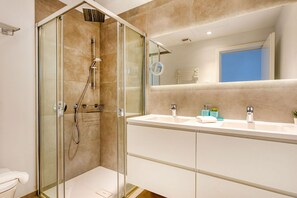 Bathtub, towels - Casa Reiet by dracmallorca (Santanyi)