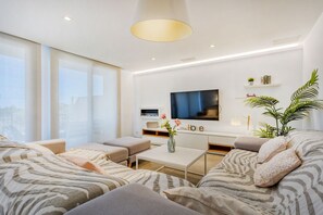 5 bedrooms, in-room safe, iron/ironing board, free WiFi