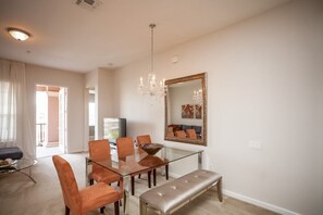 Condo | Private kitchen | Fridge, microwave, oven, dishwasher - Geranium Sl401 (Orlando)