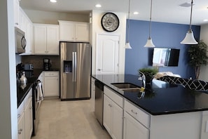 Apartment | Private kitchen | Fridge, microwave, oven, dishwasher - 8886 GC (Kissimmee)
