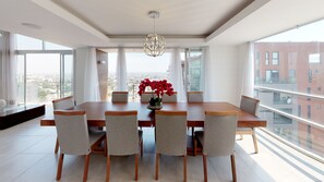 Breakfast area - Luxury Penthouse in Chapultepec Guadalajara 17A (Guadalajara)