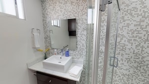 Deluxe Apartment | Bathroom - Comfortable and Trendy Apartment 2C (Guadalajara)