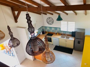 冰箱、微波炉、烤箱、炉灶