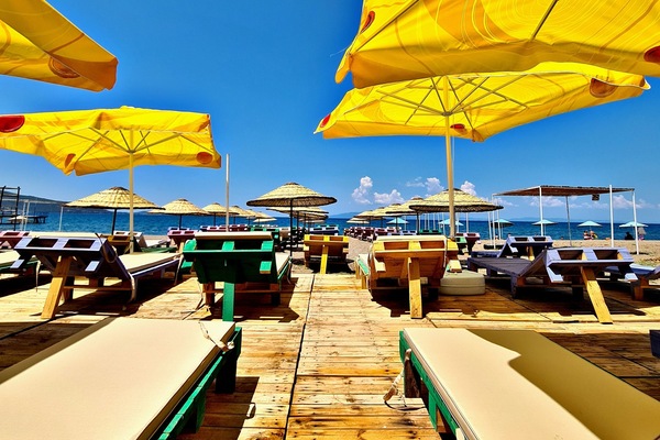Private beach nearby, beach shuttle, sun loungers, beach umbrellas