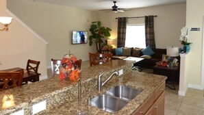 Apartment | Private kitchen | Coffee/tea maker, fridge, microwave, oven - Pp964or (Kissimmee)