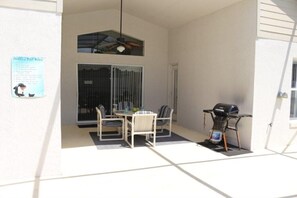 House | 4 bedrooms, travel crib, free WiFi, bed sheets