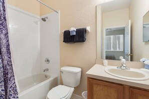 Apartment | Bathroom