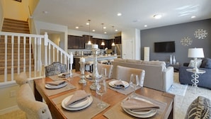 Apartment | Private kitchen | Coffee/tea maker, fridge, microwave, oven - Md1982 - Windsor at Westside (Kissimmee)