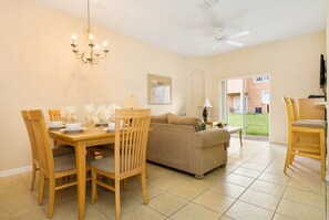 Apartment | Living room | TV, DVD player - Zirkil's Old Town Hideaway (Kissimmee)