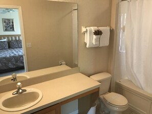 Apartment | Bathroom