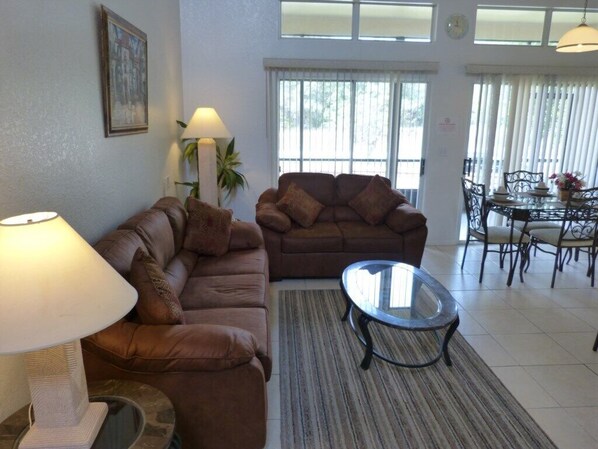 Apartment | Living room | TV, DVD player - Mk020or (Kissimmee)