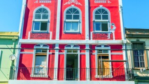 Front of property - Be Nomad Home Stay (Valparaiso)