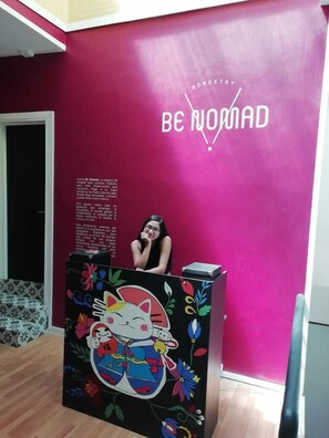 Reception - Be Nomad Home Stay (Valparaiso)