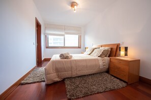 2 bedrooms, soundproofing, iron/ironing board, WiFi