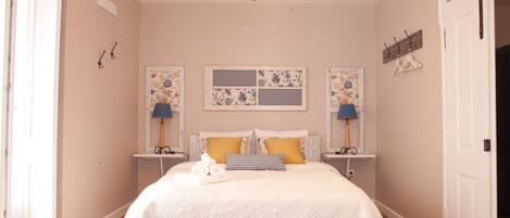 1 bedroom, individually decorated, individually furnished, desk