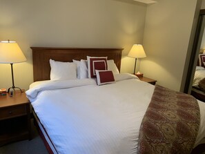 2 bedrooms, iron/ironing board, travel cot, free WiFi