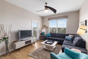 Apartment | Wohnzimmer | Flachbildfernseher, DVD-Player