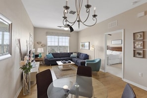 Apartment | Eigene Küche | Kühlschrank, Mikrowelle, Ofen, Geschirrspüler