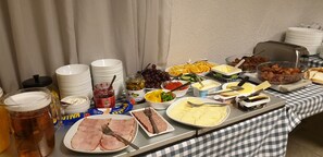 Free daily buffet breakfast