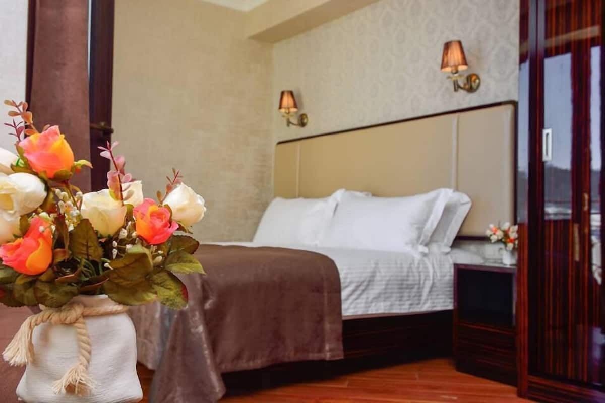 Comfort Double Room | Individually furnished, desk, laptop workspace, soundproofing