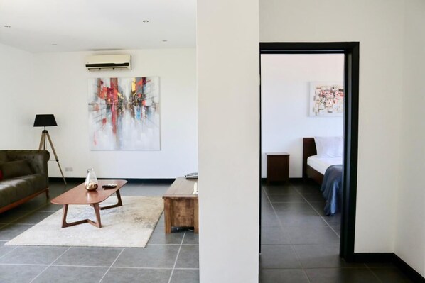 Apartment | Living area | 40-inch Smart TV with cable channels, TV, Netflix - Royal Delight (Accra)