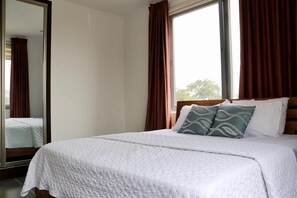Appartement, terrasse | 1 chambre, espace de travail pour ordinateur portable