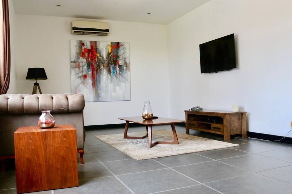 Apartamento | Sala de estar | Smart TV 40 polegadas com canais a cabo, TV, Netflix