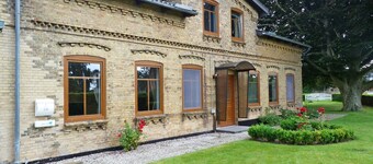 Only 400m from the Schlei, our cozy vacation apartment "Schleimuschel" is located on the 1st floor of a charming two-family house with tasteful furnishings and a garden for a great vacation feeling