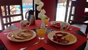 Tägliches inbegriffenes einheimisches Frühstück