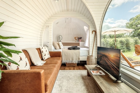 Cabin, Ensuite (The Brook) | Interior. Oak Mead