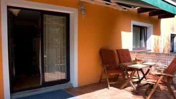 Apartment (incl. cleaning fee 50 EUR) | Terrace/patio