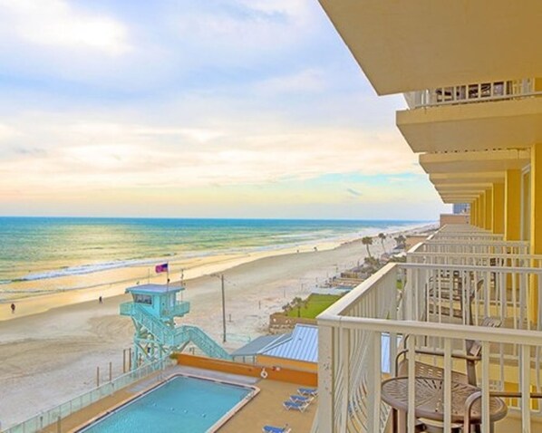 Property grounds - One Bedroom Ocean Front Luxury Condo, Ormond Beach, Florida (1884210) (Ormond Beach)