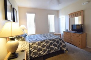 Apartment | 4 bedrooms, travel cot, WiFi, bed sheets - Regal 3 (Davenport)
