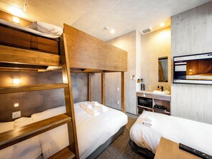Economy-Zimmer | Schreibtisch, Verdunkelungsvorhänge, schallisolierte Zimmer