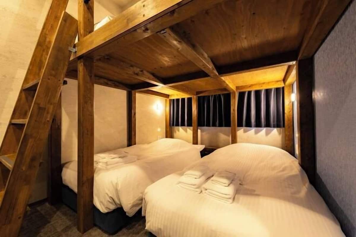Bureau, rideaux occultants, chambres insonorisées