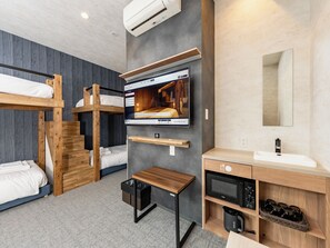 Zimmer (Standard) | Eigene Küche | Kühlschrank, Herdplatte, Wasserkocher, Kochgeschirr/Geschirr/Besteck