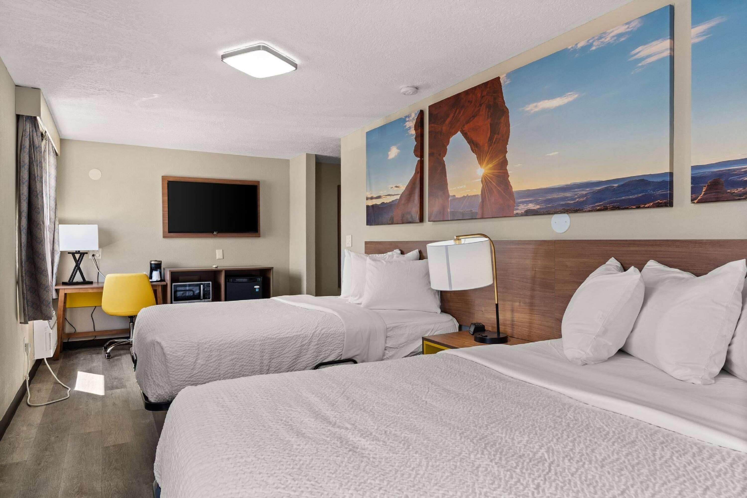 Habitación, 2 camas Queen size, para no fumadores | Decoración personalizada, muebles diferentes y wifi gratis 