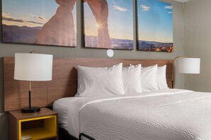 Individually decorated, individually furnished, free WiFi, bed sheets - Days Inn by Wyndham Albuquerque I-25 (Albuquerque)