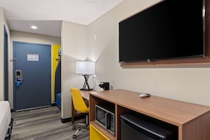 Individually decorated, individually furnished, free WiFi, bed sheets - Days Inn by Wyndham Albuquerque I-25 (Albuquerque)