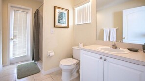 Bathroom - Tuscan Haven (Davenport)