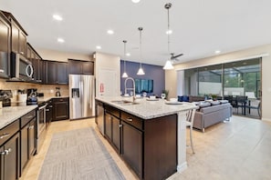 House | 5 bedrooms, travel crib - Windsor at Westside Luxury Pool Home (Kissimmee)